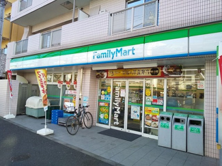 ファミリーマート世田谷淡島通り店まで180ｍ