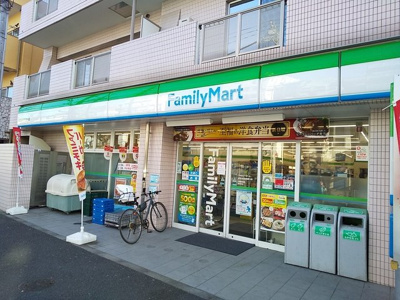 ファミリーマート世田谷淡島通り店まで180ｍ