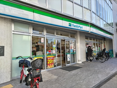 ファミリーマート大綱中学校前店まで800ｍ
