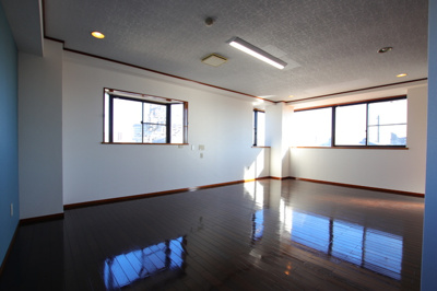 16.5帖　洋室　＊照明は設備ではありません。