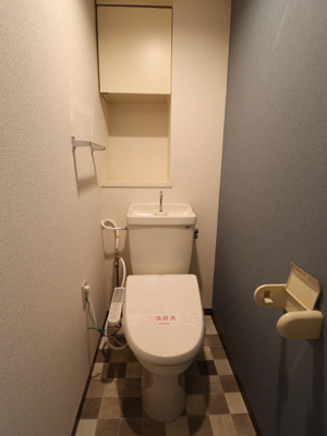 ★落ち着ける独立したトイレスペース★
