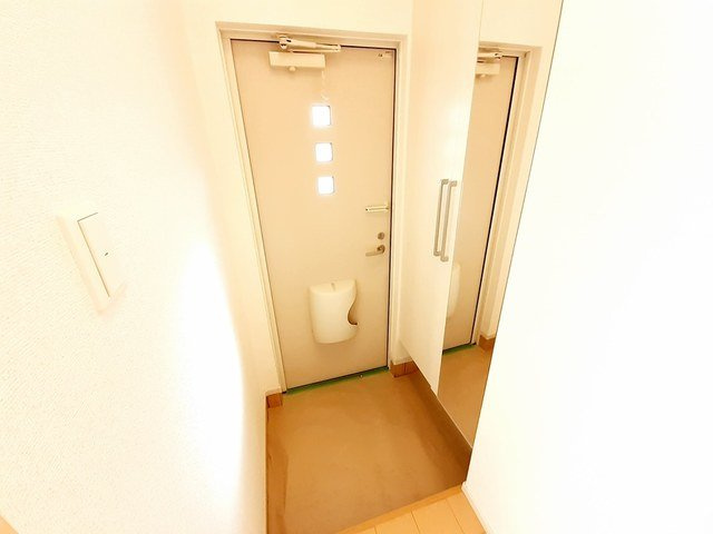 ウィステリアの玄関