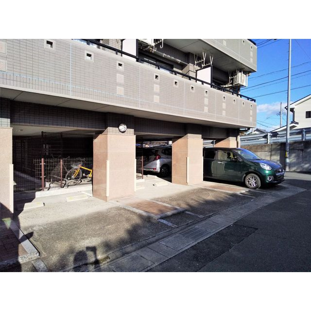 ＡＳＯＫＡビルの駐車場