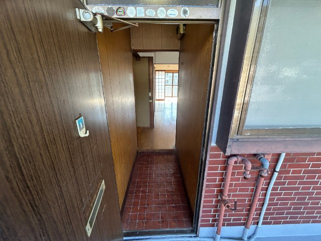 梅田ハイツの玄関