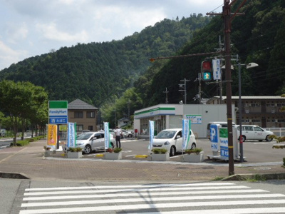 【周辺】 | （仮称）丹波篠山市中野新築アパート | ファミリーマート篠山口駅前店まで758ｍ