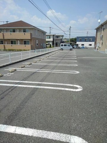 メゾン・プラシードＣの駐車場