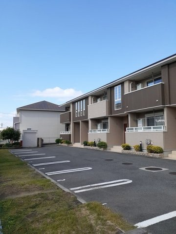 フォンテーヌ２番館の駐車場