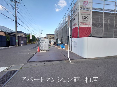 ブラウンヒルズの駐車場