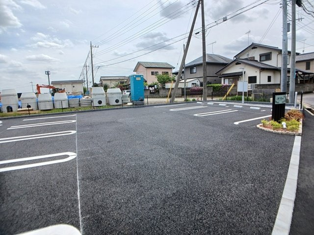 アットイーズの駐車場|駐車スペースもあります