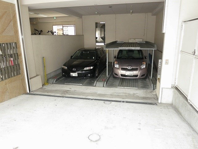 【駐車場】