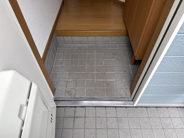 メゾン余部の玄関