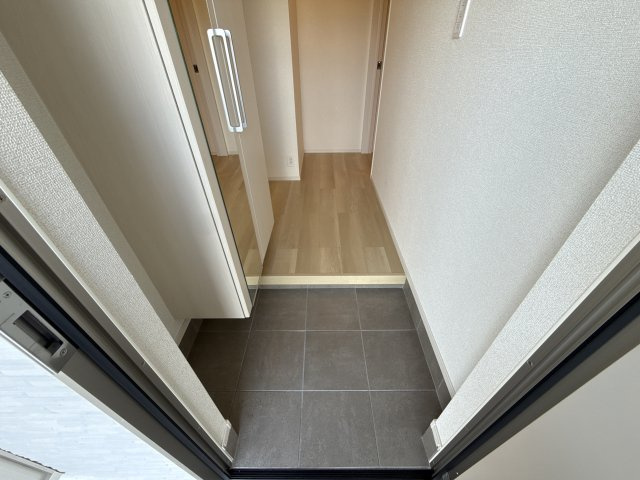 継アパートの玄関
