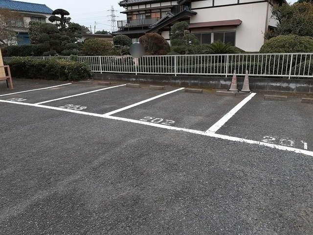ジョイタカハシの駐車場|駐車場があります