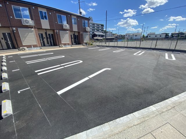 サントーク　ヌーヴォーの駐車場