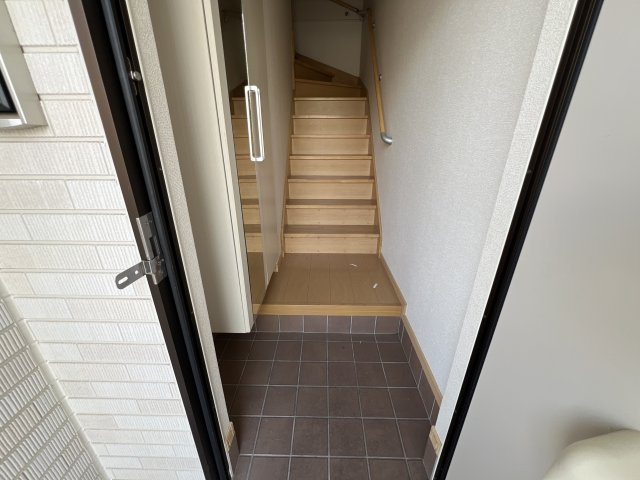 フェリア香呂Ｄの玄関