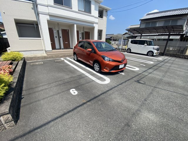 コートダイヤの駐車場