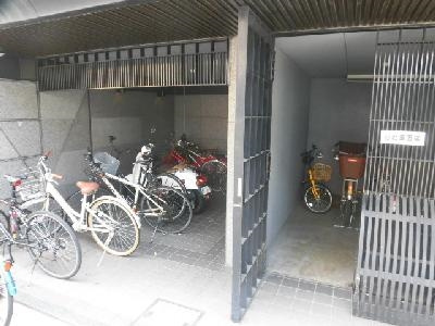 ヴェルビュ二条城東の駐車場|駐輪場