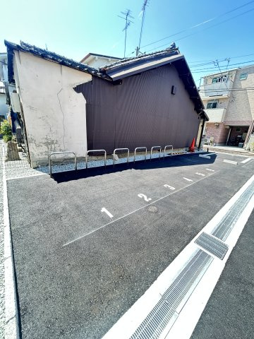 エラン　パティオの駐車場|カースペースがあります