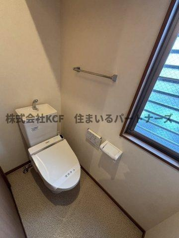アヴァンティ久留米中央のトイレ|落ち着いた色調のトイレです