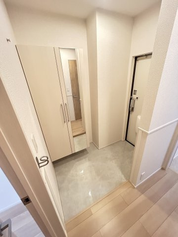 エラン　パティオの玄関|明るい玄関です