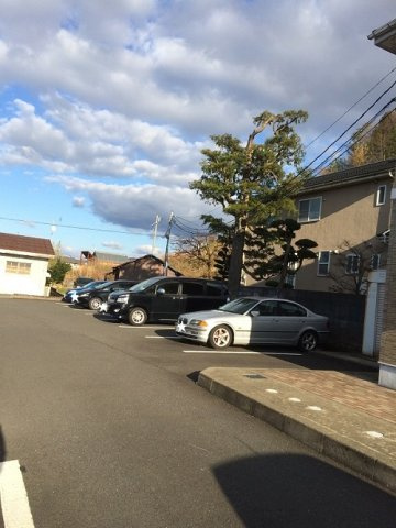エル・ピュールの駐車場