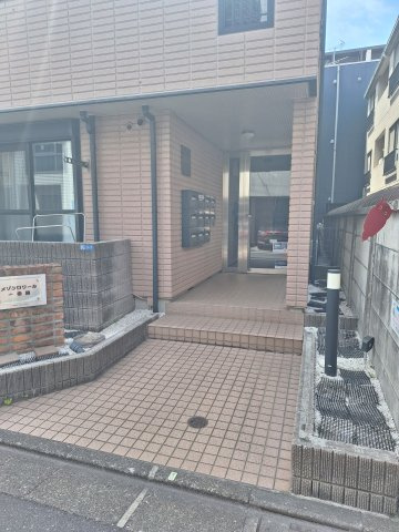 メゾンロワール一番館のエントランス