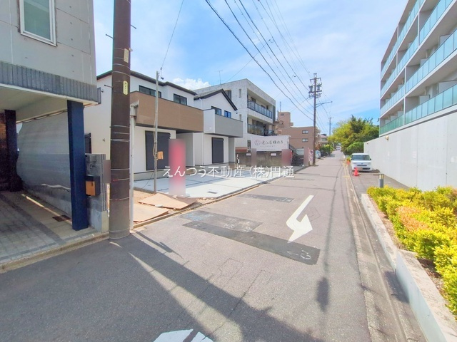リガーレ萩山町1期の前面道路含む現地写真