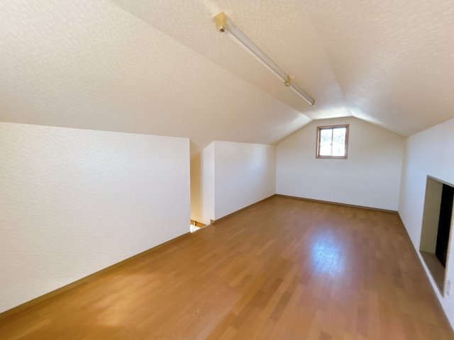 いわき市内郷御台境町　中古住宅【現在リフォーム中】2000年築の４LDK住宅。のその他|屋根裏部屋。2階北側洋室から行くことができるお部屋です。ものを収納するだけでなく、お子さん用の隠れ部屋としても使うことができます。
