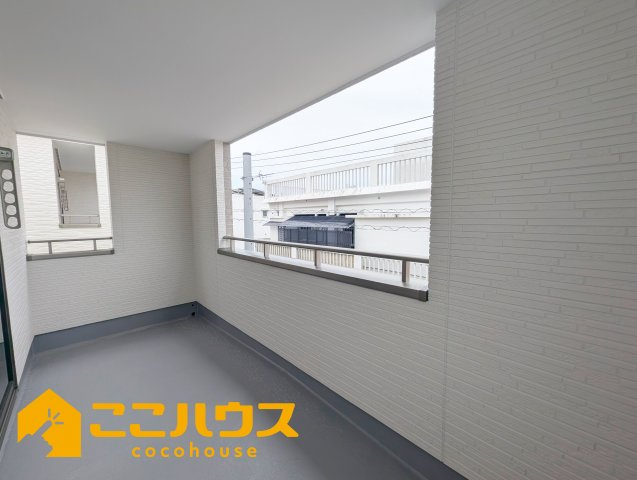 宜野湾市野嵩　新築戸建て　全2棟　1号棟のバルコニー|急な雨でも安心のインナーバルコニー