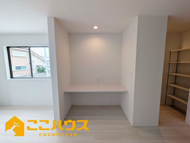 宜野湾市野嵩　新築戸建て　全2棟　1号棟の居間・リビング|リビングにはカウンターもございます