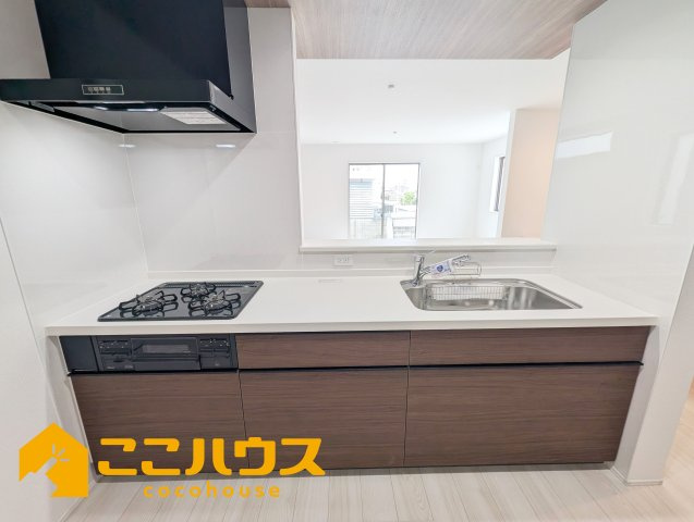 宜野湾市野嵩　新築戸建て　全2棟　1号棟のキッチン|家事のしやすいシステムキッチン