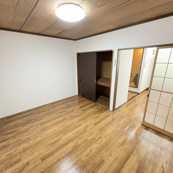 横浜市戸塚区下倉田町のハイツの居間・リビング