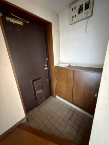 クレスト白鳥の玄関