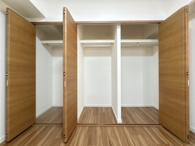 【収納】 | ステイツ天神東☆仲介手数料無料☆ | 限られた空間を最大限に活用できる機能的な収納設計。大型の荷物もスッキリ収まるため、居住スペースを広く、ゆとりを持って自由にお使いいただけます。