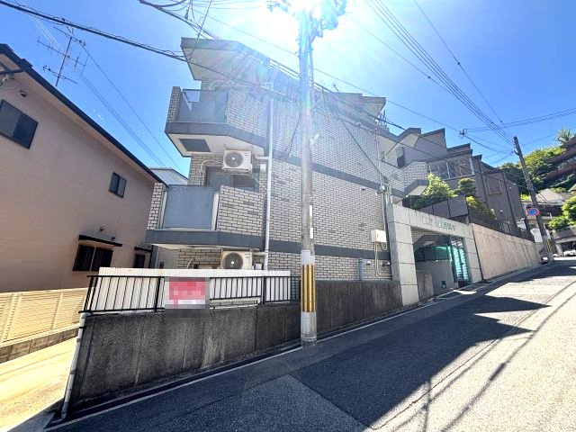 クリフサイド西岡本の外観