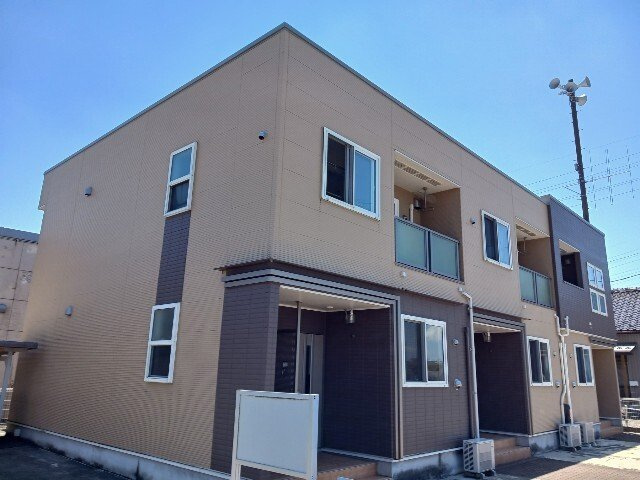 高岡市米島のアパート