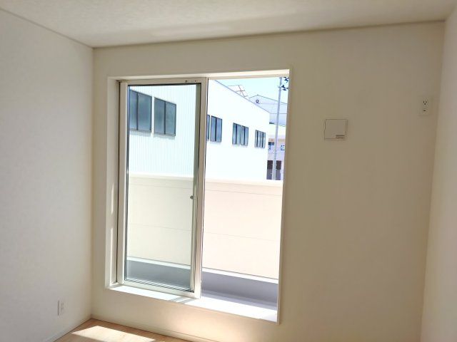 【洋室】 | クレイドルガーデン石巻市湊東 第7 | 個人の部屋や寝室として使える洋室です