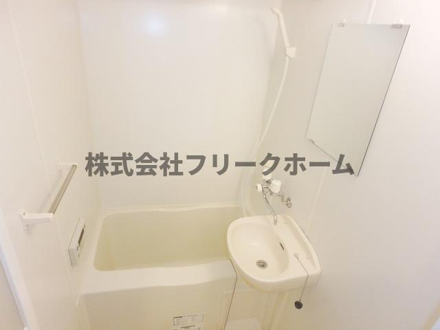 三鷹市下連雀３丁目の賃貸マンションの浴室