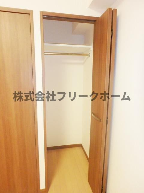 三鷹市下連雀３丁目の賃貸マンションの収納