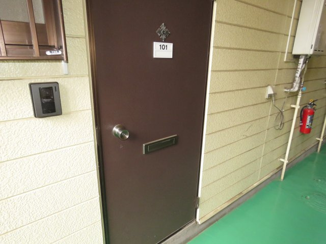 レザヴィの玄関