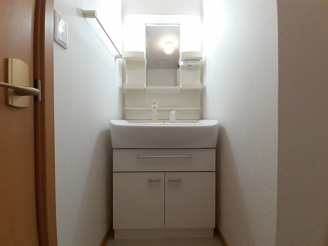 プリムローズⅠの洗面所|コンパクトで使いやすい洗面所