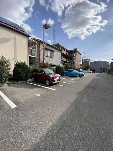 サンライズ立花ハイツの駐車場|駐車場があります
