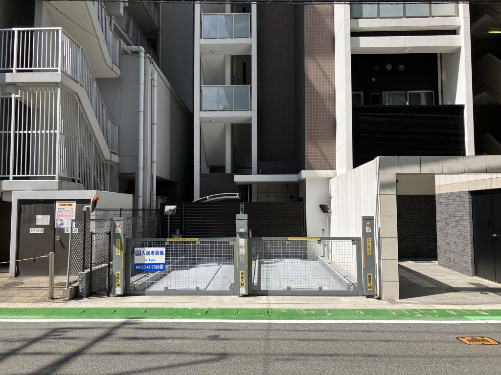 レディアントアーク薬院の駐車場
