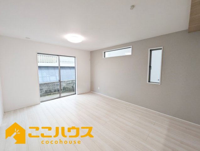 宜野湾市野嵩　新築戸建て　全2棟　2号棟の居間・リビング|LDK15帖