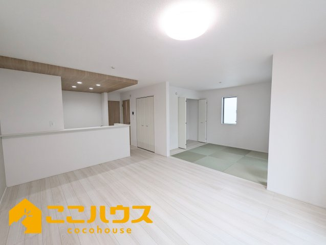 宜野湾市野嵩　新築戸建て　全2棟　2号棟のキッチン|LDK15帖