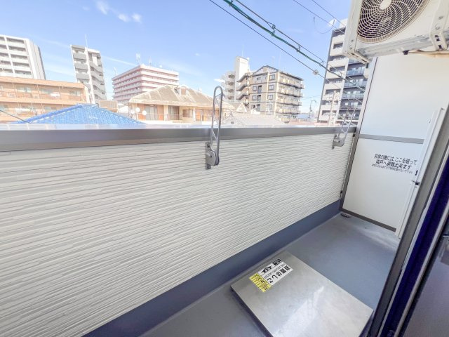 フジパレス清水丘V番館のバルコニー