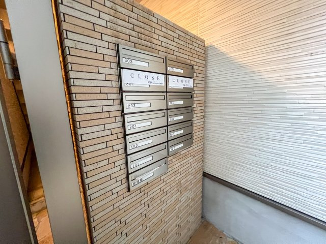 フジパレス清水丘V番館のエントランス