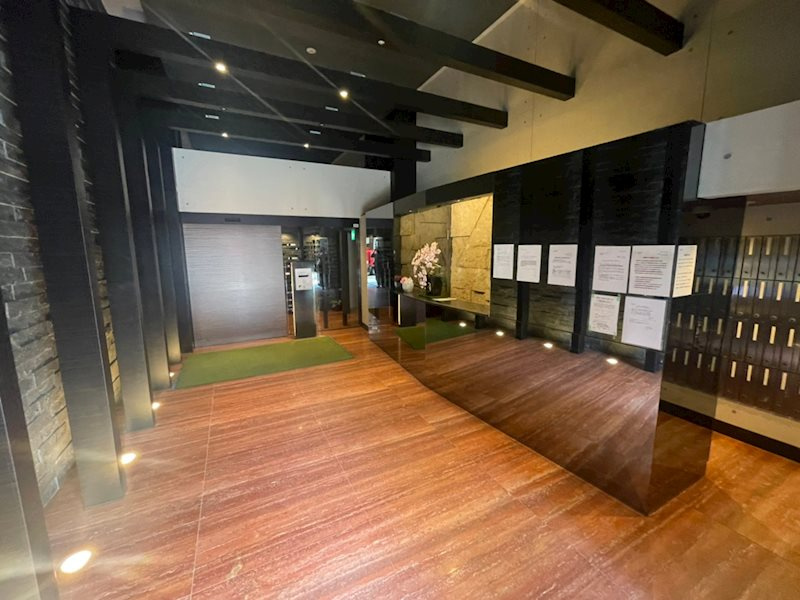 S-RESIDENCE北浜のエントランス