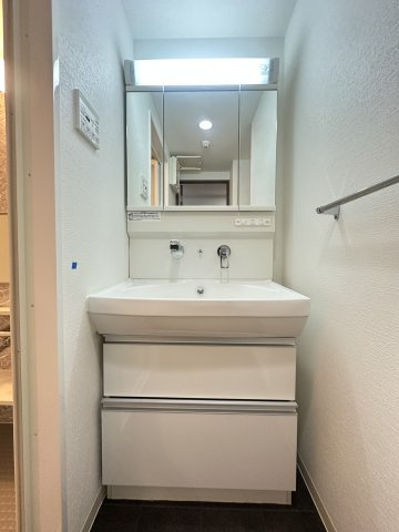 レフィナード博多の独立洗面台