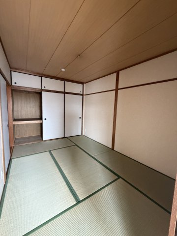 高倉山ハイツの和室